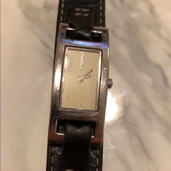 DKNY leather watch - Picture 2 of 2